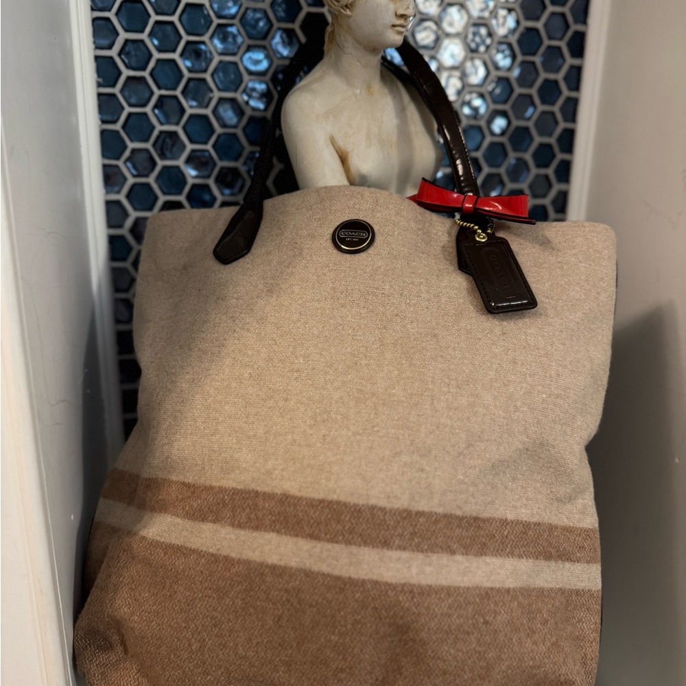Coach F24665 Stripe North South Beige Wool Large Tote Bag - Picture 11 of 11